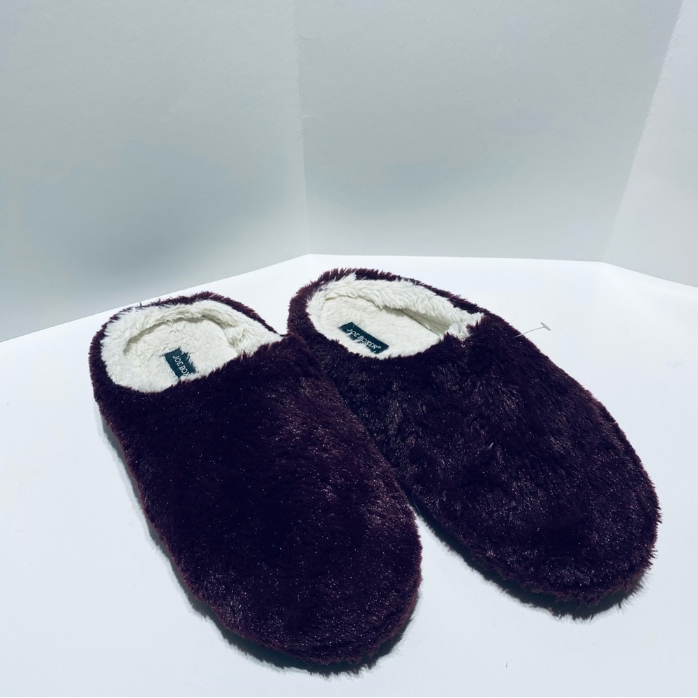 Joe Boxer Women’s slippers Red Wine Size XL 11-12 NWOT